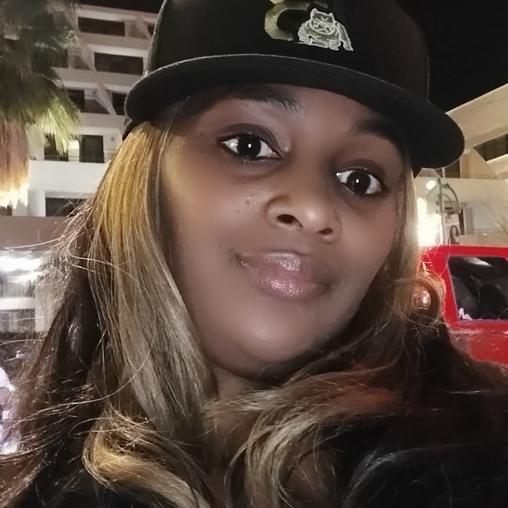 Meet your Posher, Regina